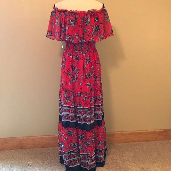 NWT! Beautiful Off The Shoulder Floral Print Dress - Picture 3 of 8